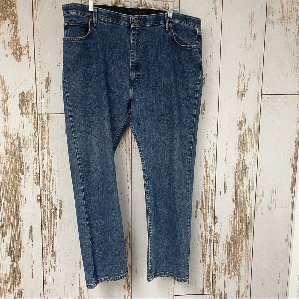 Wrangler Regular Fit Jeans, Size 42x30. In excellent condition!